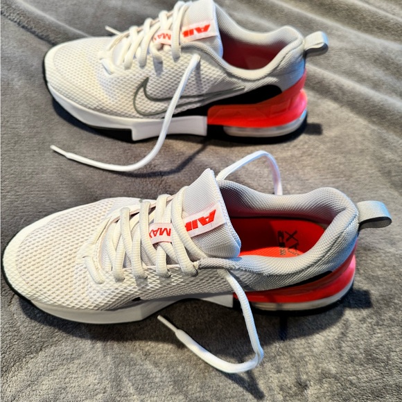 Nike Air Max Sneakers - Picture 3 of 7